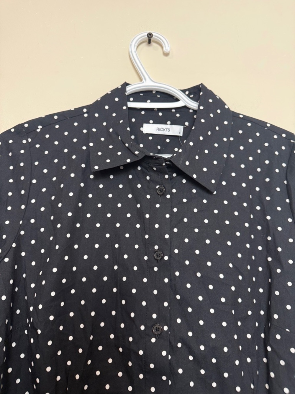 Ricki’s Black White Polka Dot Button Down Blouse Women’s Size M Classic Top - Picture 4 of 6